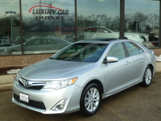 2012 TOYOTA Camry XLE FWD