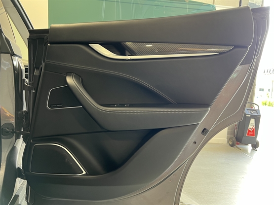 2017 MASERATI LEVANTE - Image 12