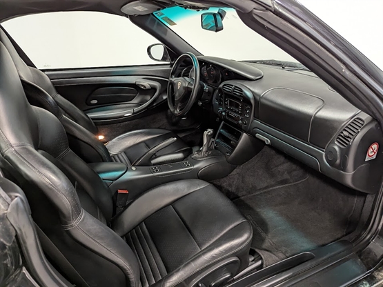 2002 PORSCHE 911 - Image 10