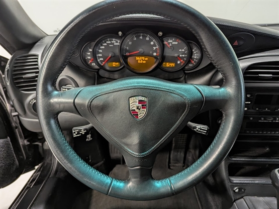 2002 PORSCHE 911 - Image 11