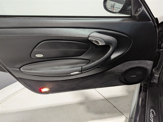 2002 PORSCHE 911 - Image 13