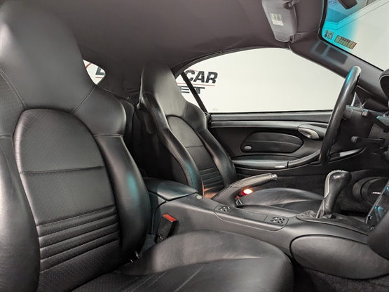 2002 PORSCHE 911 - Image 8