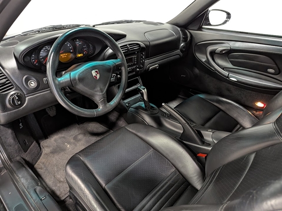 2002 PORSCHE 911 - Image 9