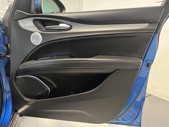 2018 ALFA ROMEO STELVIO - Image 11