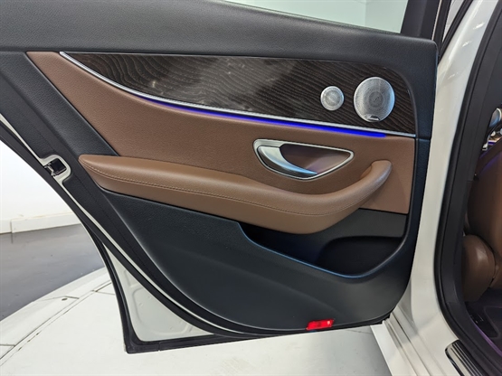 2018 MERCEDES-BENZ E-CLASS - Image 20