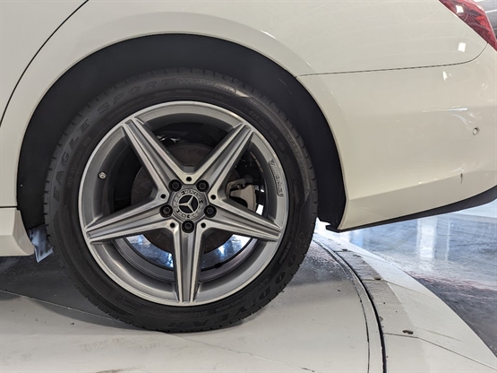 2018 MERCEDES-BENZ E-CLASS - Image 25