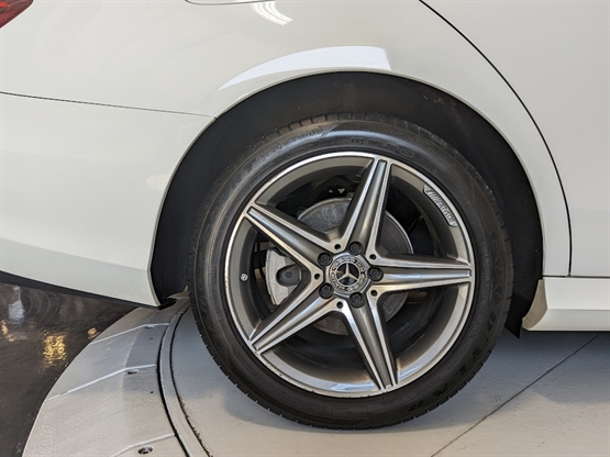 2018 MERCEDES-BENZ E-CLASS - Image 26