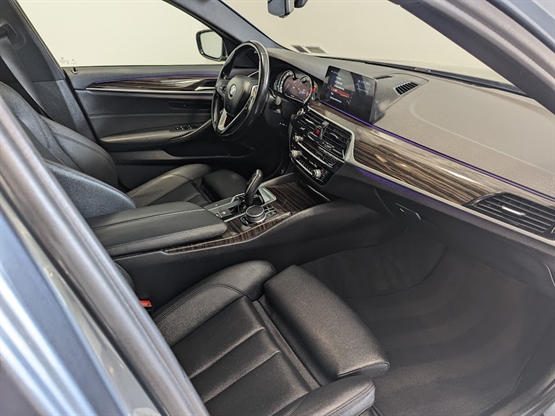2017 BMW 530I - Image 16