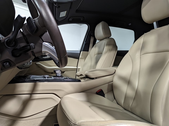 2017 AUDI Q7 - Image 10
