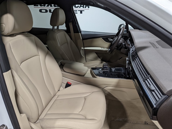 2017 AUDI Q7 - Image 11
