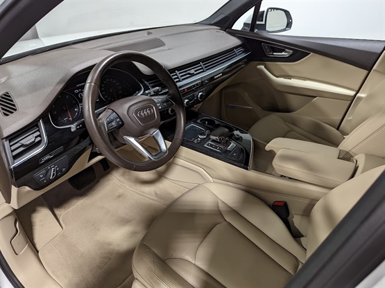 2017 AUDI Q7 - Image 12