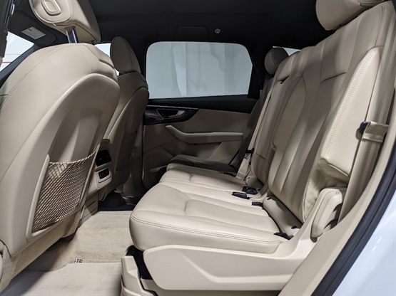 2017 AUDI Q7 - Image 14