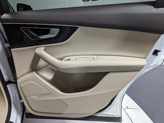 2017 AUDI Q7 - Image 22