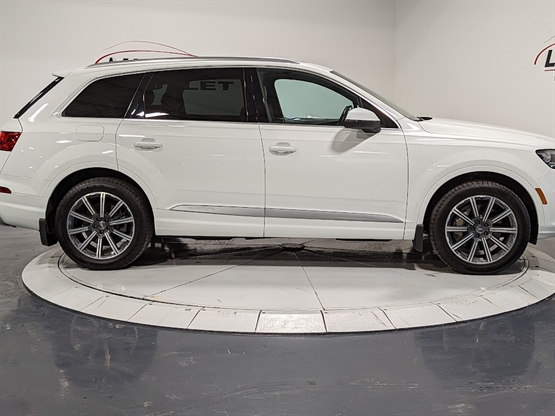 2017 AUDI Q7 - Image 5