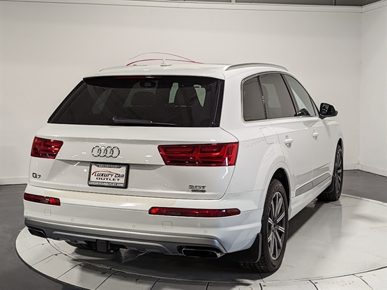 2017 AUDI Q7 - Image 8