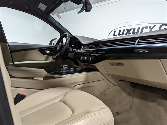 2017 AUDI Q7 - Image 9