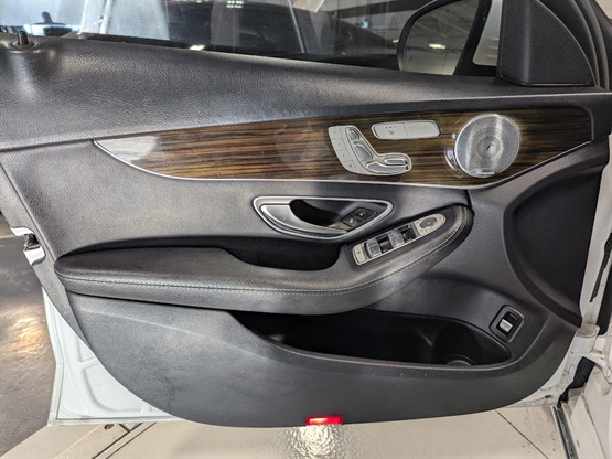 2018 MERCEDES-BENZ C-CLASS - Image 19