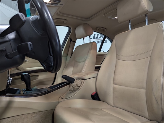 2011 BMW 328I - Image 13