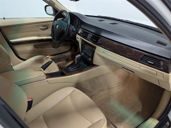 2011 BMW 328I - Image 16