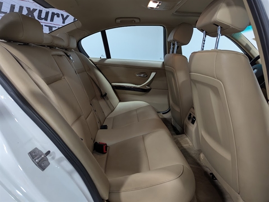 2011 BMW 328I - Image 18