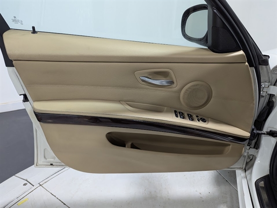 2011 BMW 328I - Image 19