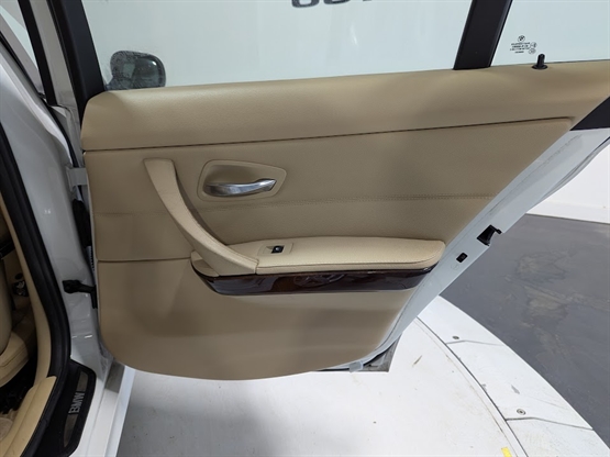 2011 BMW 328I - Image 23