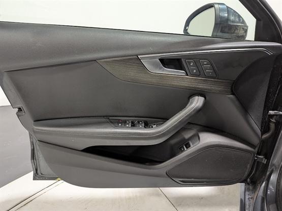 2019 AUDI A4 - Image 19