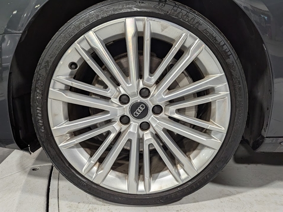2019 AUDI A4 - Image 24