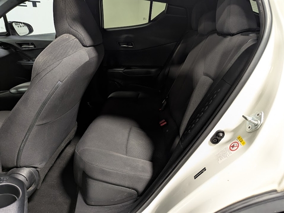 2018 TOYOTA C-HR - Image 13