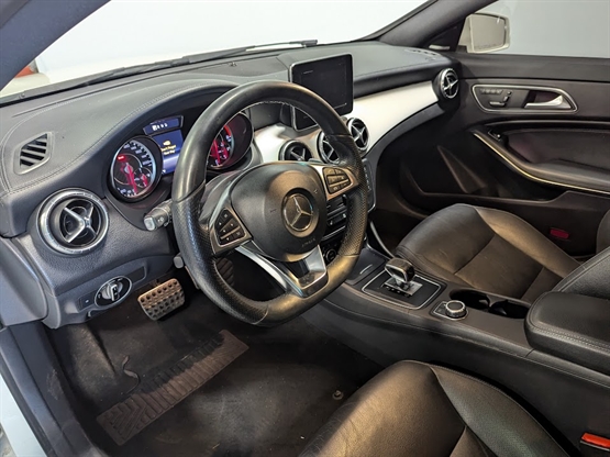 2015 MERCEDES-BENZ CLA-CLASS - Image 12