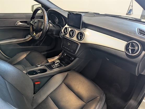 2015 MERCEDES-BENZ CLA-CLASS - Image 13
