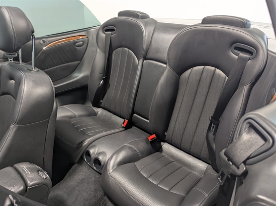 2005 MERCEDES-BENZ CLK-CLASS - Image 19