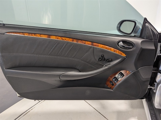 2005 MERCEDES-BENZ CLK-CLASS - Image 24