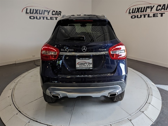 2017 Mercedes Benz GLA 250 photo 4