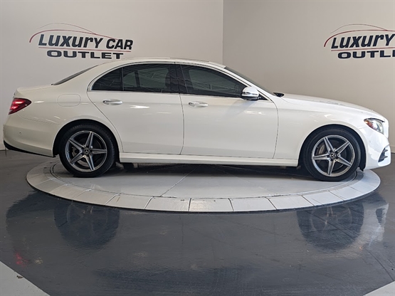 2018 Mercedes Benz E 300 4MATIC photo 2