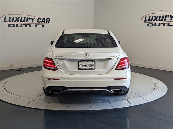 2018 Mercedes Benz E 300 4MATIC photo 3