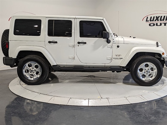 2018 Jeep Wrangler Unlimited Sahara photo 4